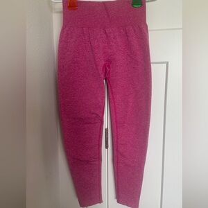 NVGTN Fuchsia Scrunch Seamless Leggings